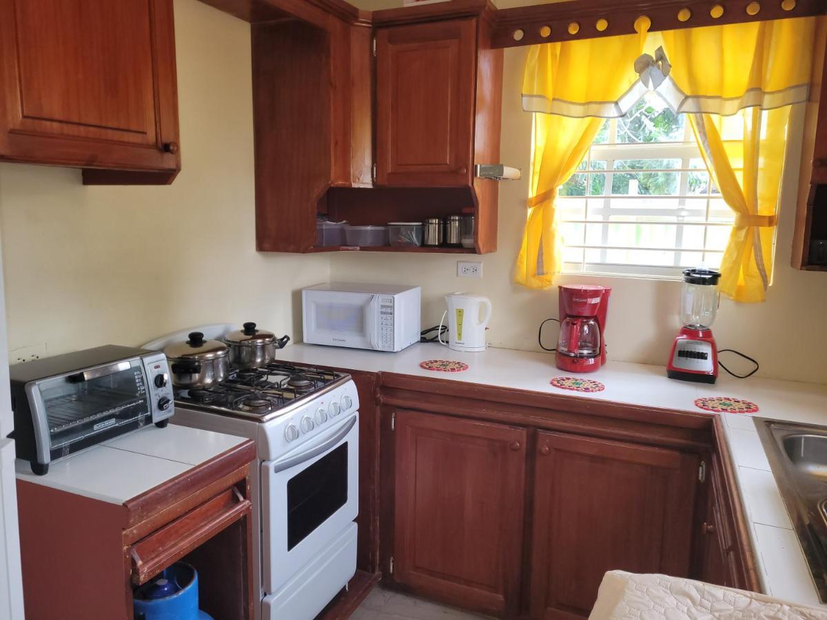 Villa Kensington Oval- 2 Bed 1 Bath à Bridgetown Extérieur photo